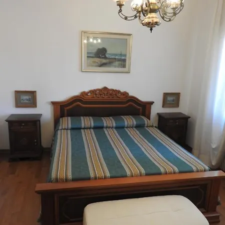 Venezia Bed & Breakfast 3*