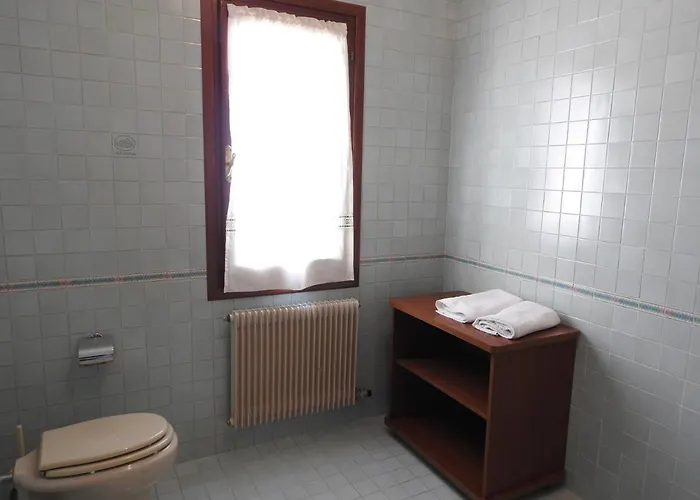 Venezia Nocleg ze śniadaniem 3*